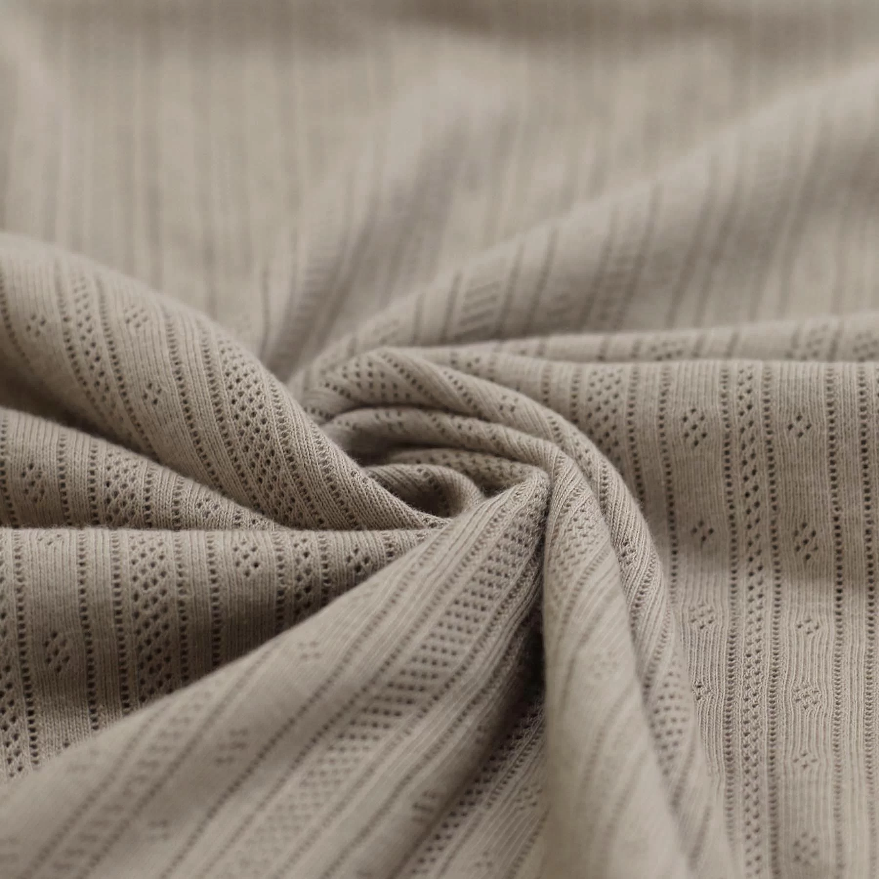 Pointelle Jersey Stof (Strepen) Taupe