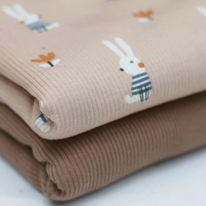 Tessuto Jersey Di Cotone Costine - Conigli | Rijs Textiles Tessuto Jersey Di Cotone Costine - Conigli - (Jersey Tessuti)