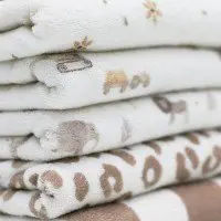 Tissu éponge extensible - avec un motif ou uni Tissu éponge extensible - avec un motif ou uni