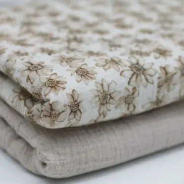 Muślin Bawełniany Druk Cyfrowy - Beżowy Lilia Wodna | Rijs Textiles Muślin Bawełniany Druk Cyfrowy - Beżowy Lilia Wodna Tkaniny Dziecięce