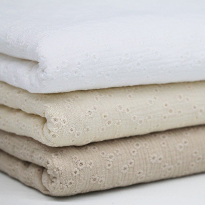 Tissu Double Gaze De Coton Brodé - Millefleurs Écru - (Tissu Enfant)