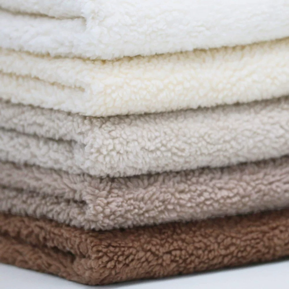 Tessuto Teddy Di Cotone Ecru al metro, 150 cm Tessuto Teddy Di Cotone Ecru - (Pelliccia D'Agnello Sintetica)