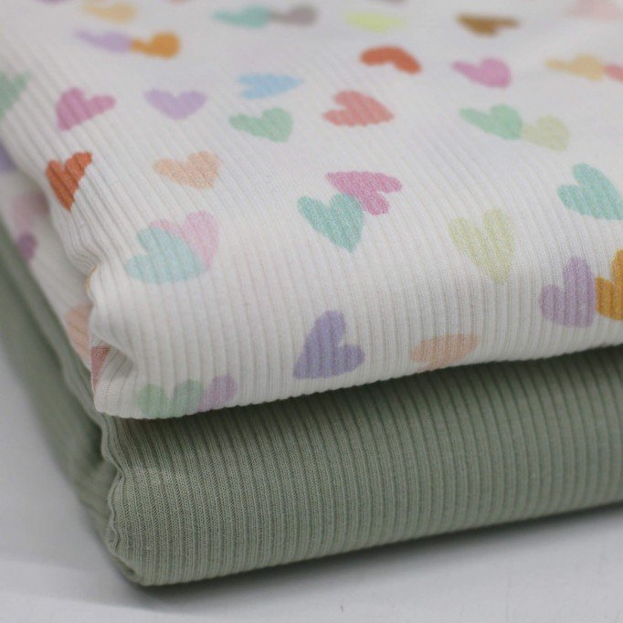 Rippstrick Jersey Stoff - Mehrfarbige Herzen - (Jersey Stoffe)