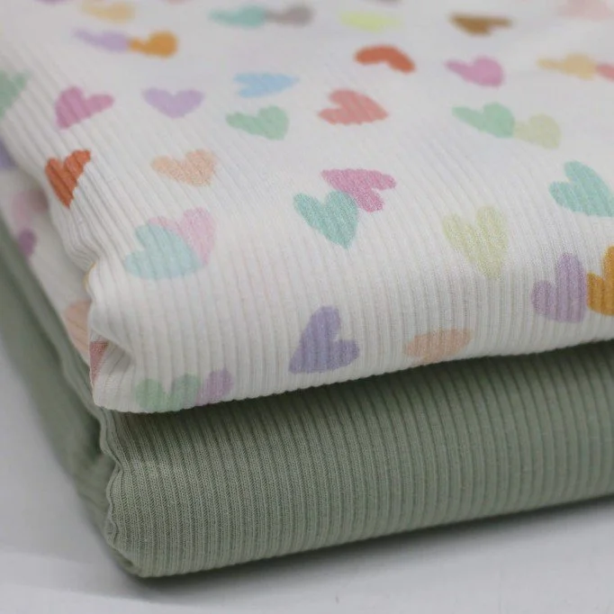 Tissu Maille Tricot Côtelé - Cœurs Multicolores Écru - (Tissus Jersey)