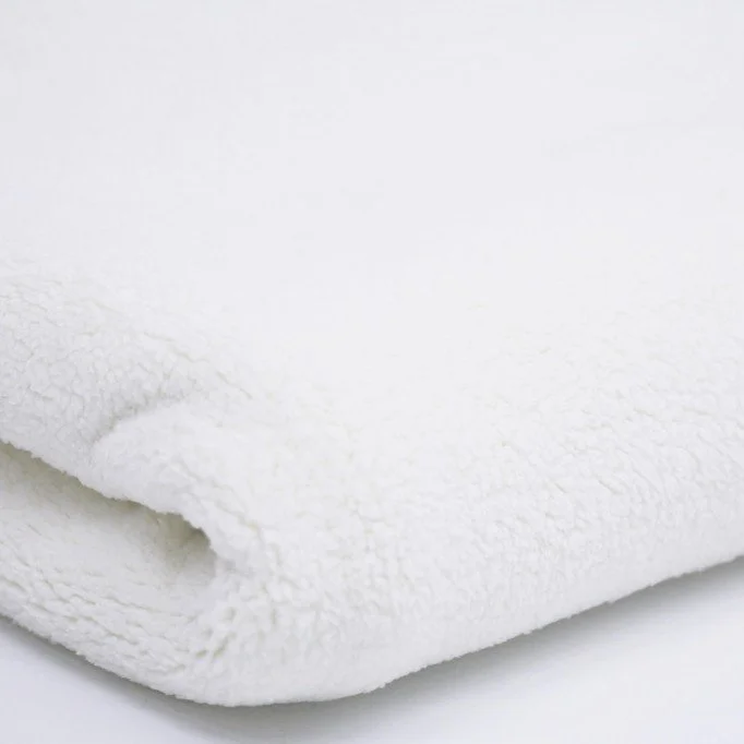 Teddy Stof Coupon 2 Meter Ecru - Zacht & Warm Polyester Teddy Stof Coupon 2 Meter Ecru - (Stoffen Goedkoop)