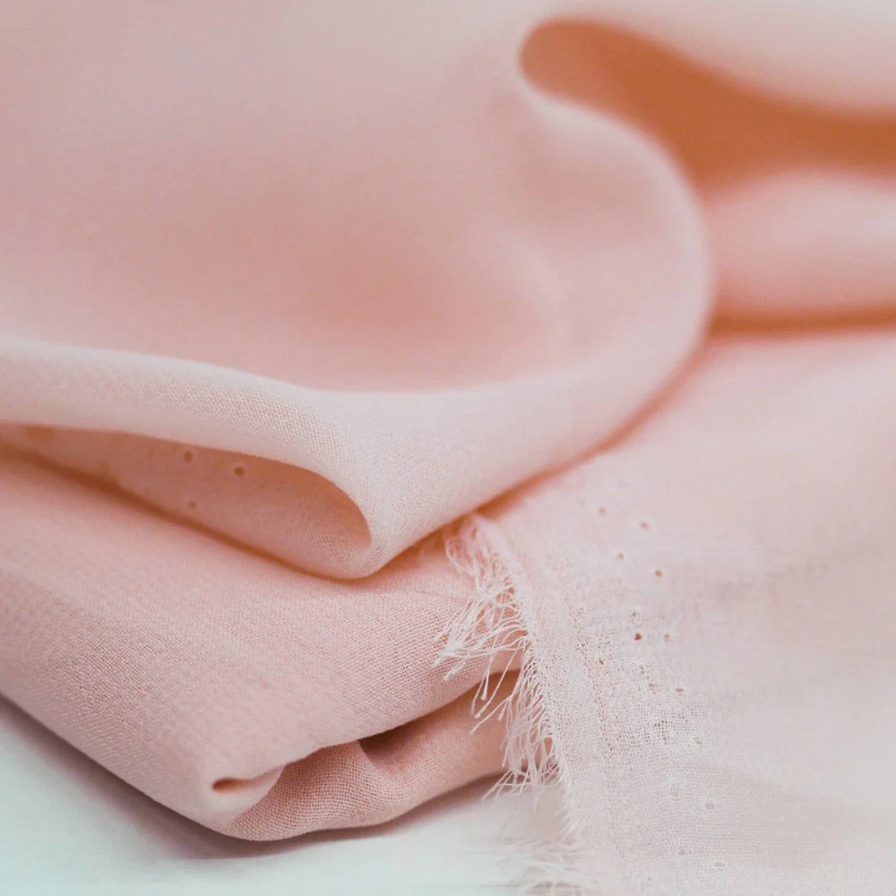 Chiffon Stof Coupon 4 Meter Roze Chiffon Stof Coupon 4 Meter Roze - (Stoffen Goedkoop)