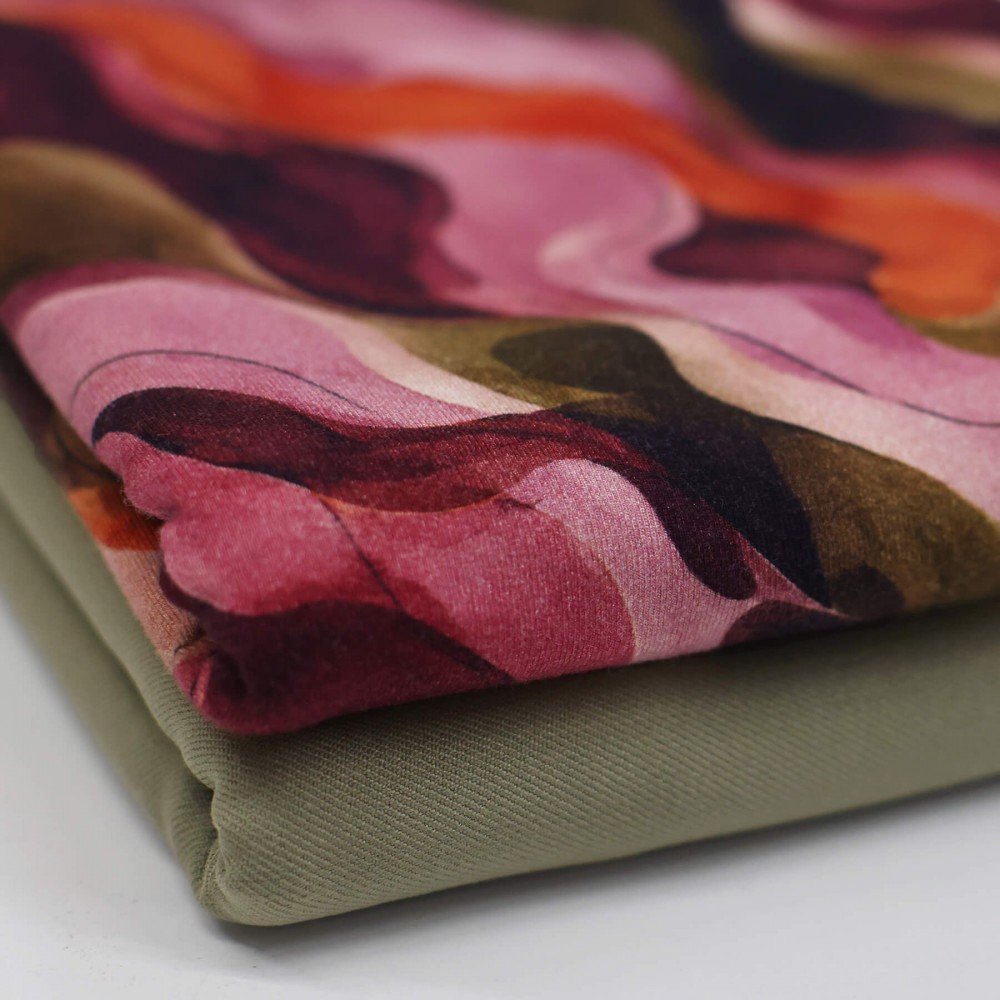 Tissu Jersey Bambou Impression Numérique - Vagues Batik Rose Olive Tissu Jersey Bambou Impression Numérique - Fleurs Blanches Sur Bleu - (Tissu Jersey Imprimé )