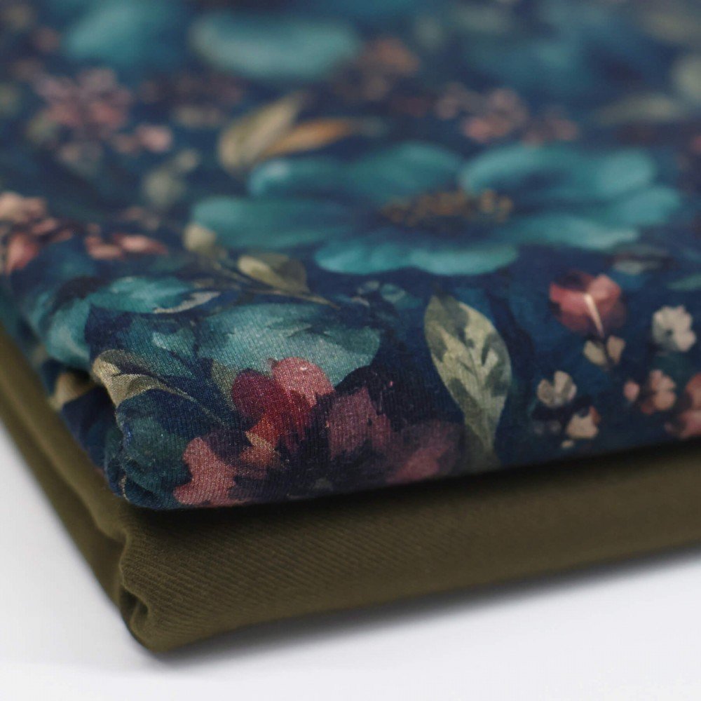 Digitale Print Bamboe Jersey - Winterbloem Petrol Digitale Print Bamboe Jersey - Herfst Gekleurde Bladeren - (Tricot Jersey Bedrukt)
